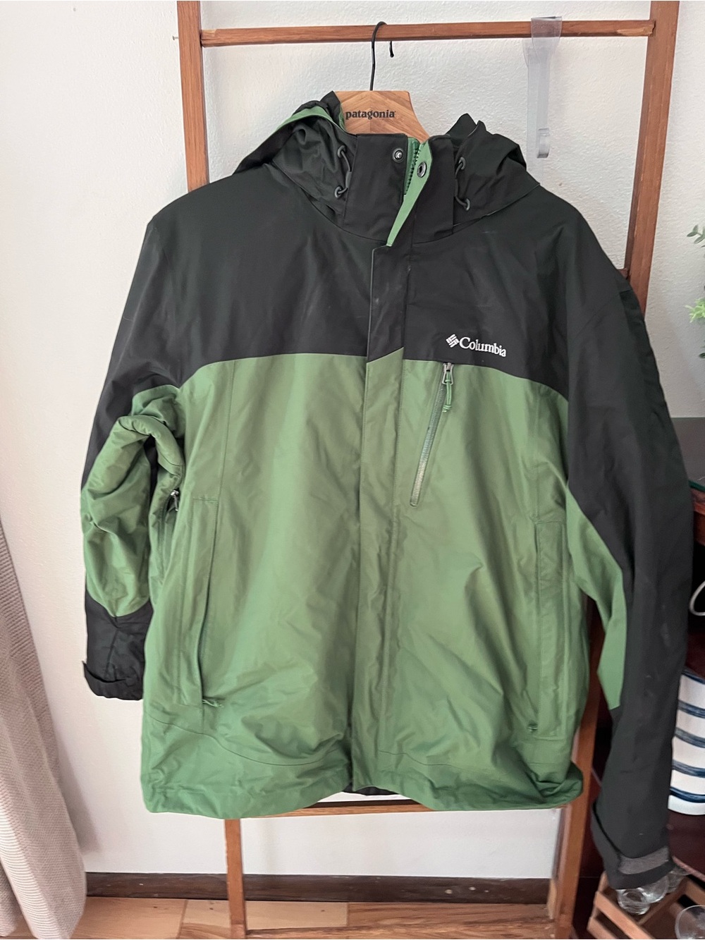 Columbia Interchange Men's Gray & Green Hooded Jacket